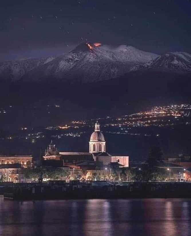 Alexia Domus Hotel Riposto Bagian luar foto
